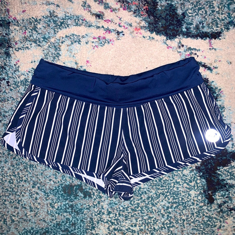 Roxy Striped Board shorts 🌊 Size M